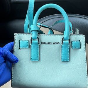 Micheal kors mini bag with strap included (babyblue)